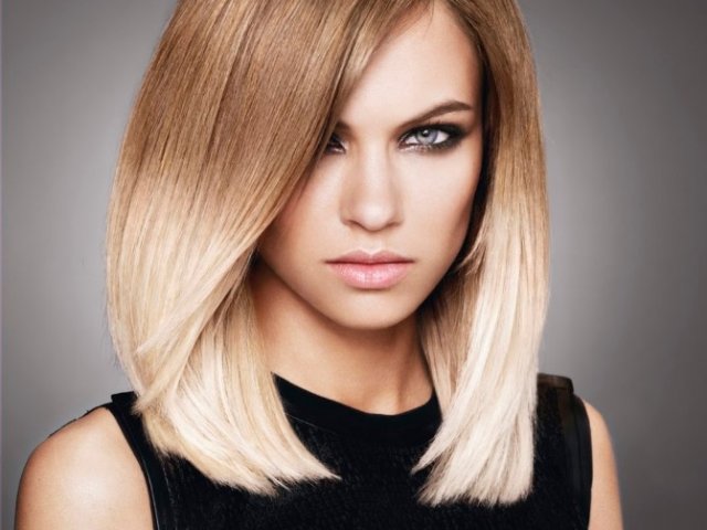 Classic Female Haircut With The Same Length